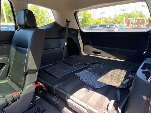 Certified 2023 Volkswagen Atlas SE w/ Panoramic Sunroof Package AWD/4WD image 19