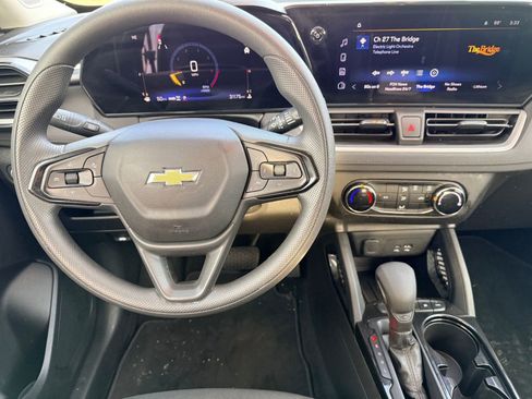 Used 2024 Chevrolet TrailBlazer LS image 4