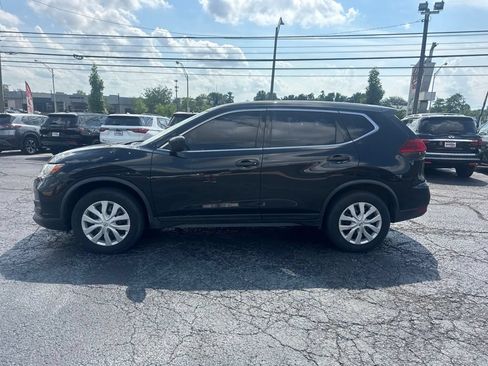 Used 2017 Nissan Rogue S AWD/4WD image 2