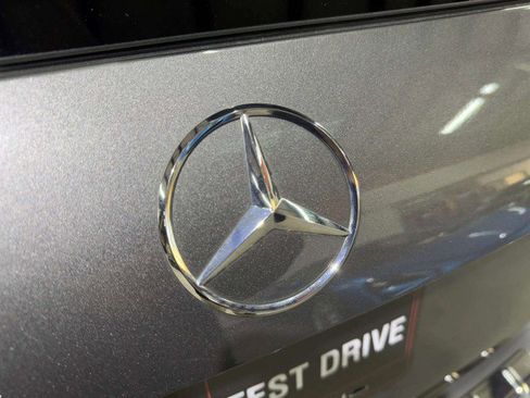 Used 2021 Mercedes-Benz GLA 250 4MATIC w/ Premium Package image 19