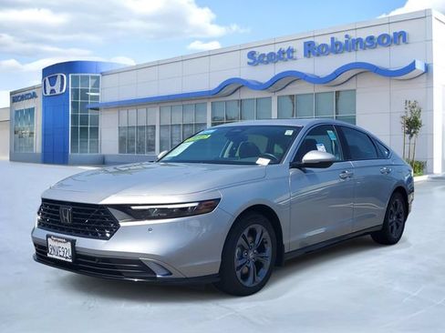 Certified 2024 Honda Accord EX-L image 2