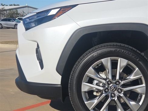Used 2025 Toyota RAV4 XLE Premium image 5