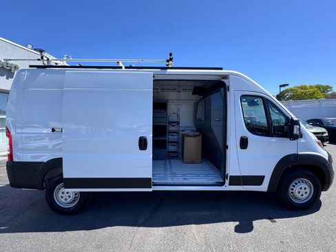 Used 2025 RAM ProMaster 2500 w/ Convenience Group FWD image 10