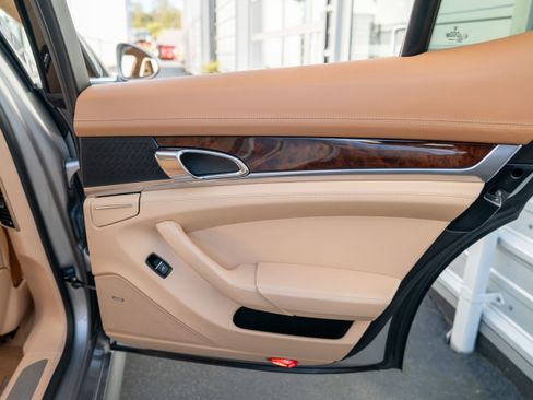 Used 2012 Porsche Panamera AWD/4WD image 35