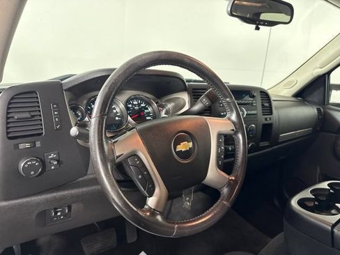 Used 2012 Chevrolet Silverado 2500 LT w/ Interior Plus Package AWD/4WD image 18