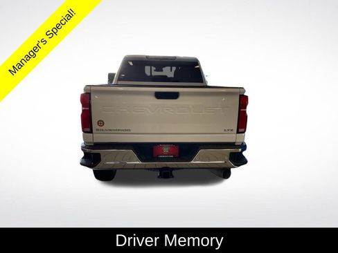Used 2025 Chevrolet Silverado 2500 LTZ w/ LTZ Convenience Package AWD/4WD image 19