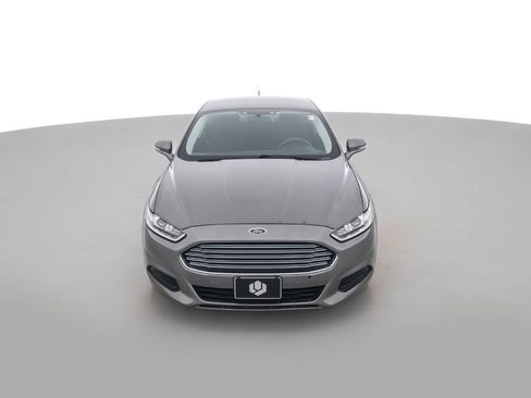 Used 2013 Ford Fusion SE image 2