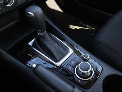 Used 2016 MAZDA MAZDA3 i Sport w/ Preferred Equipment Package image 17