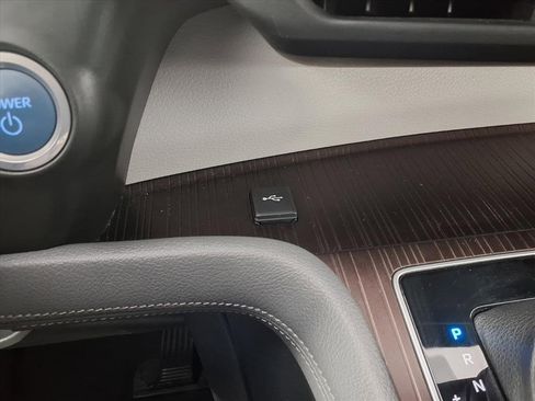 Used 2023 Toyota Sienna LE image 6