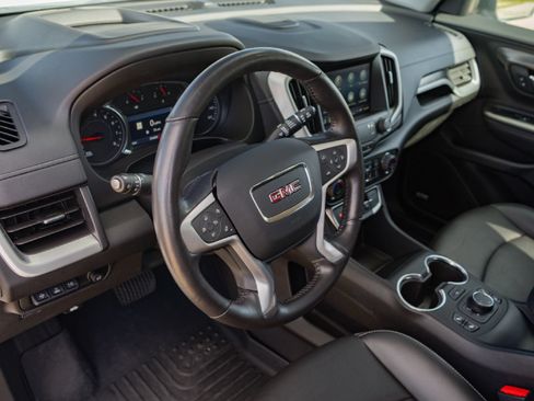 Used 2022 GMC Terrain SLT w/ Infotainment Package II AWD/4WD image 8