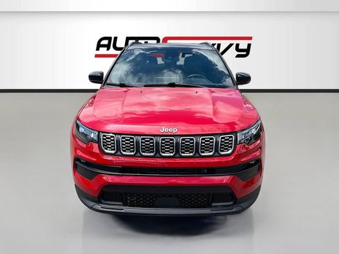 Used 2024 Jeep Compass Limited AWD/4WD image 2