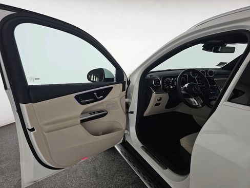 Used 2026 Mercedes-Benz GLC 300 4MATIC image 19