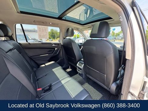 Used 2018 Volkswagen Tiguan SE w/ Panoramic Sunroof Package AWD/4WD image 23
