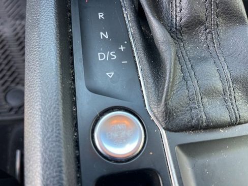 Used 2019 Volkswagen Atlas SE image 18