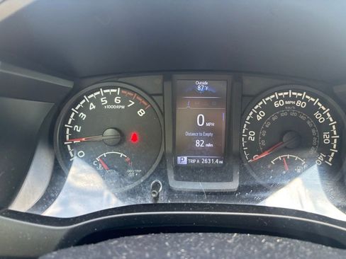 Used 2018 Toyota Tacoma SR w/ SR Convenience Package image 13