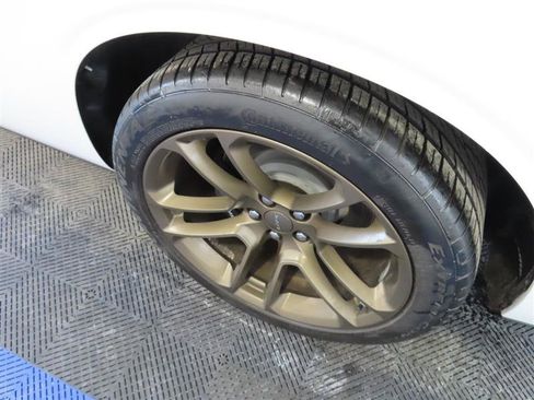 Used 2022 Dodge Challenger SRT Hellcat w/ Plus Package RWD image 9