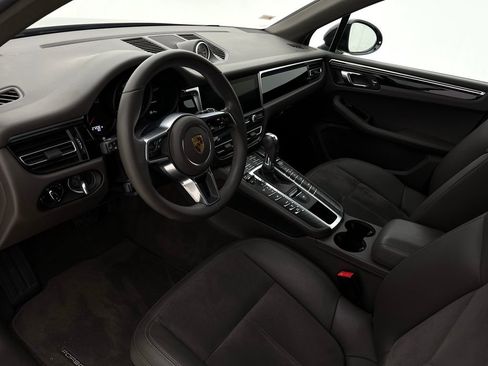 Used 2021 Porsche Macan image 12