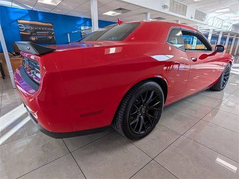 Used 2016 Dodge Challenger SRT Hellcat image 6