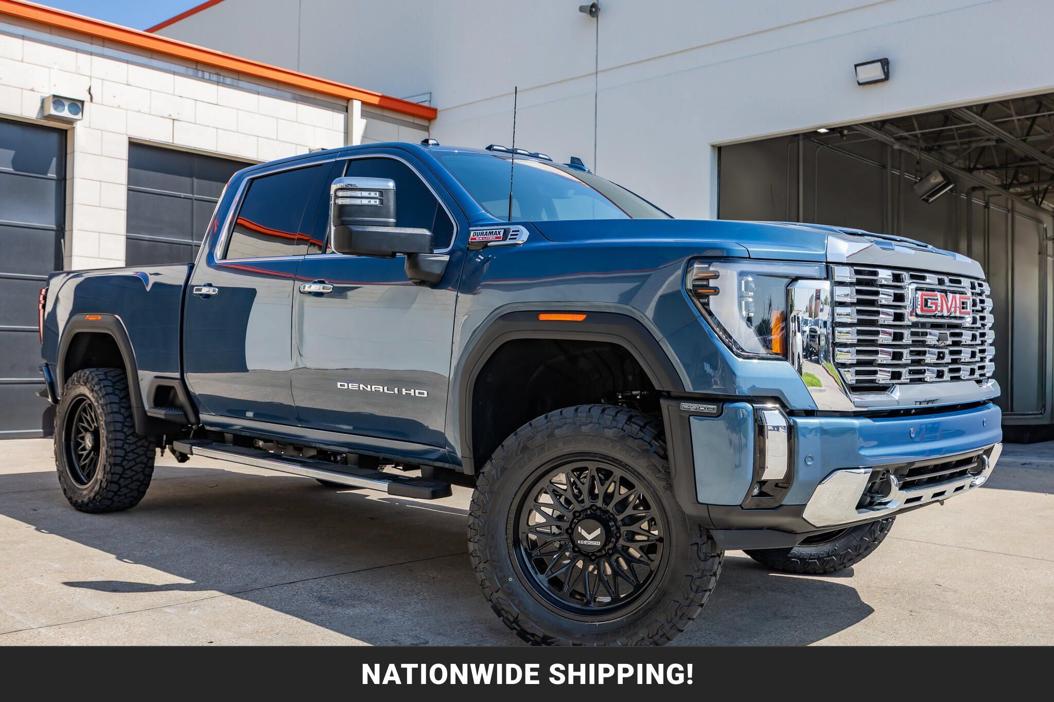 Used 2026 GMC Sierra 2500 Denali w/ Denali Reserve Package AWD/4WD image 1