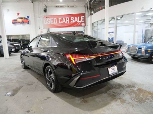 Used 2025 Hyundai Elantra SEL image 8