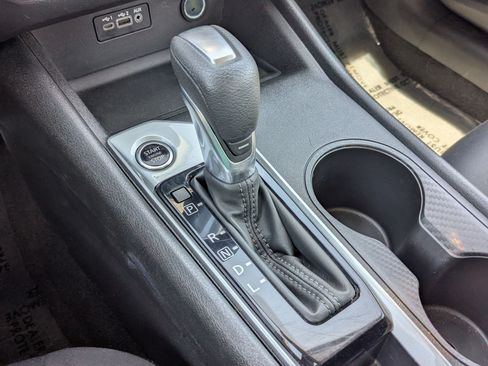 Used 2025 Nissan Altima 2.5 SV FWD image 27