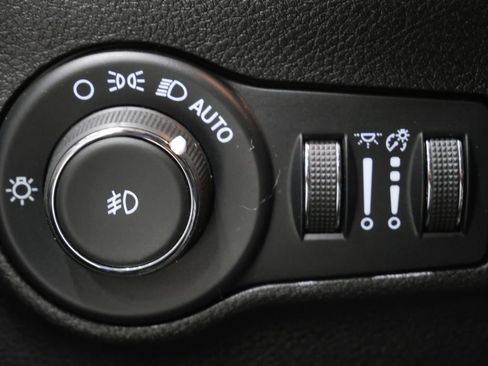 Used 2022 Jeep Compass Limited w/ Sun and Sound Group AWD/4WD image 14