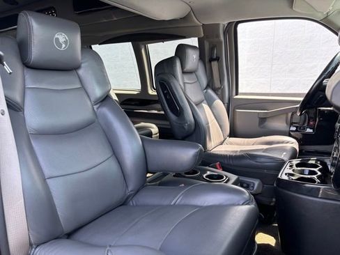 Used 2020 GMC Savana 2500 Extended w/ Enhanced Convenience Package RWD image 21
