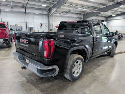 Used 2021 GMC Sierra 1500 4x4 Crew Cab w/ Sierra Value Package image 3