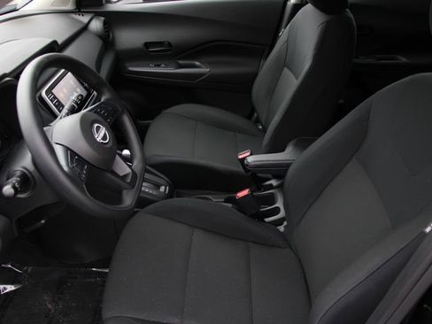 Certified 2025 Nissan Kicks Play S image 15