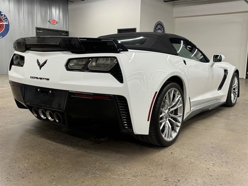 Used 2015 Chevrolet Corvette Z06 w/ 3LZ Preferred Equipment Group image 15