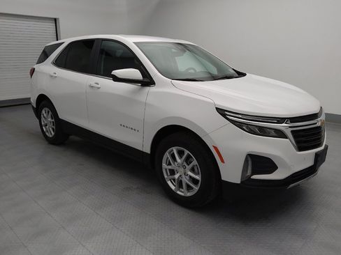 Used 2022 Chevrolet Equinox LT w/ Driver Convenience Package image 11