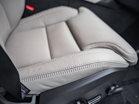 New 2026 Volvo XC90 B6 Ultra image 35