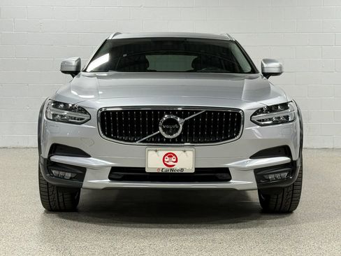Used 2018 Volvo V90 T6 Cross Country w/ Convenience Package image 3