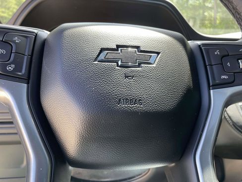 Used 2022 Chevrolet Tahoe Z71 w/ Luxury Package image 18