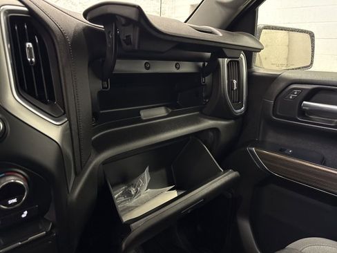 Used 2022 Chevrolet Silverado 1500 RST w/ Z71 Off-Road Package image 27