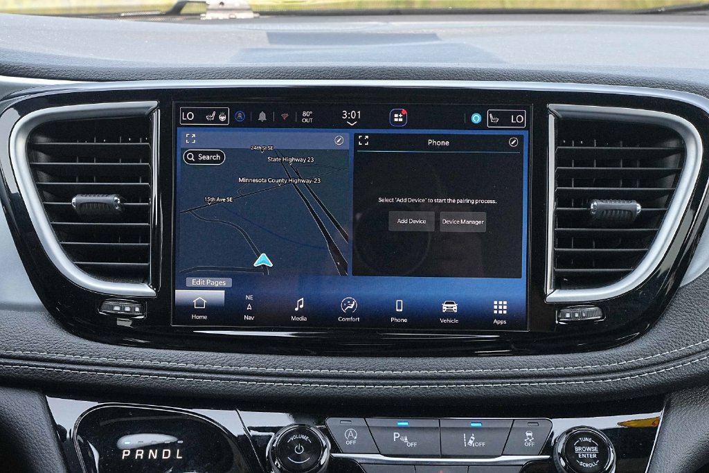 Used 2025 Chrysler Pacifica Limited FWD image 31