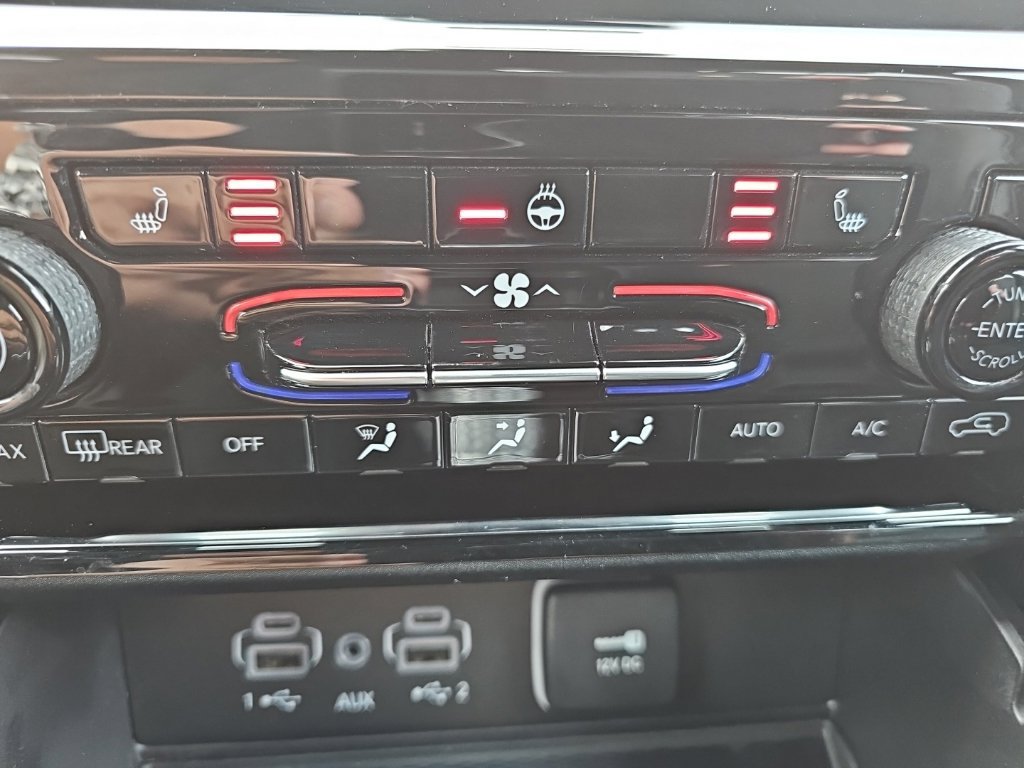 Certified 2025 Jeep Grand Cherokee L Altitude AWD/4WD image 33