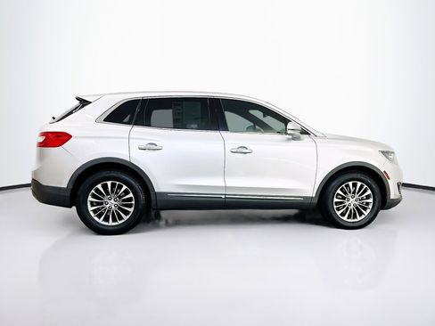 Used 2017 Lincoln MKX Select w/ Select Plus Package FWD image 10