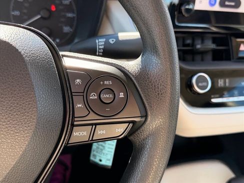 Used 2023 Toyota Corolla LE image 17