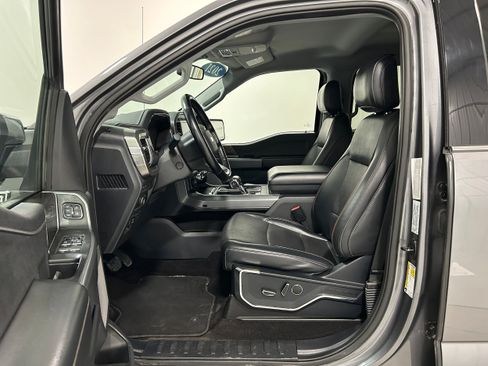 Used 2021 Ford F150 Lariat w/ Equipment Group 502A High AWD/4WD image 4