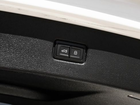 Used 2021 Audi Q7 3.0T Premium w/ Convenience Package image 60