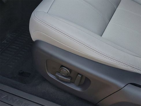 New 2026 Land Rover Range Rover Evoque S image 10