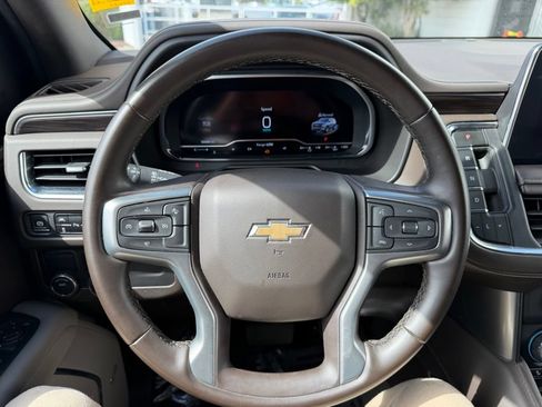 Used 2024 Chevrolet Suburban LT RWD image 23