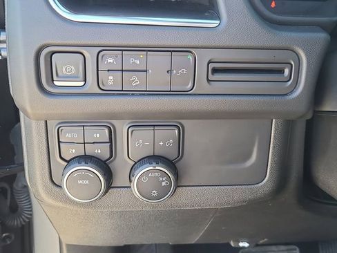 Used 2022 Chevrolet Suburban Premier image 27