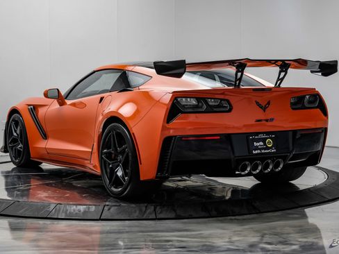 Used 2019 Chevrolet Corvette ZR1 RWD image 12