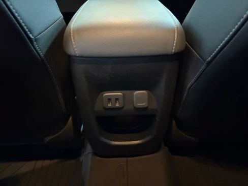Used 2018 Chevrolet Colorado Z71 AWD/4WD image 21
