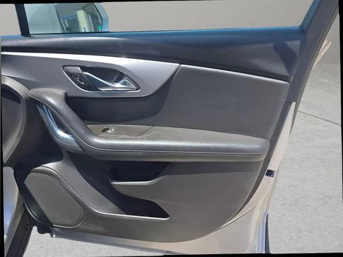 Used 2020 Chevrolet Blazer LT image 21