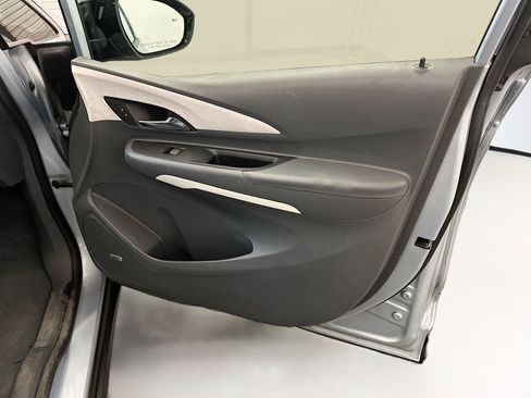 Used 2017 Chevrolet Bolt Premier w/ Driver Confidence II Package image 32