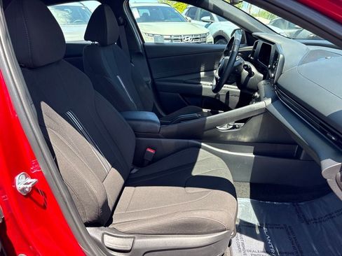 Certified 2025 Hyundai Elantra Sport FWD image 29