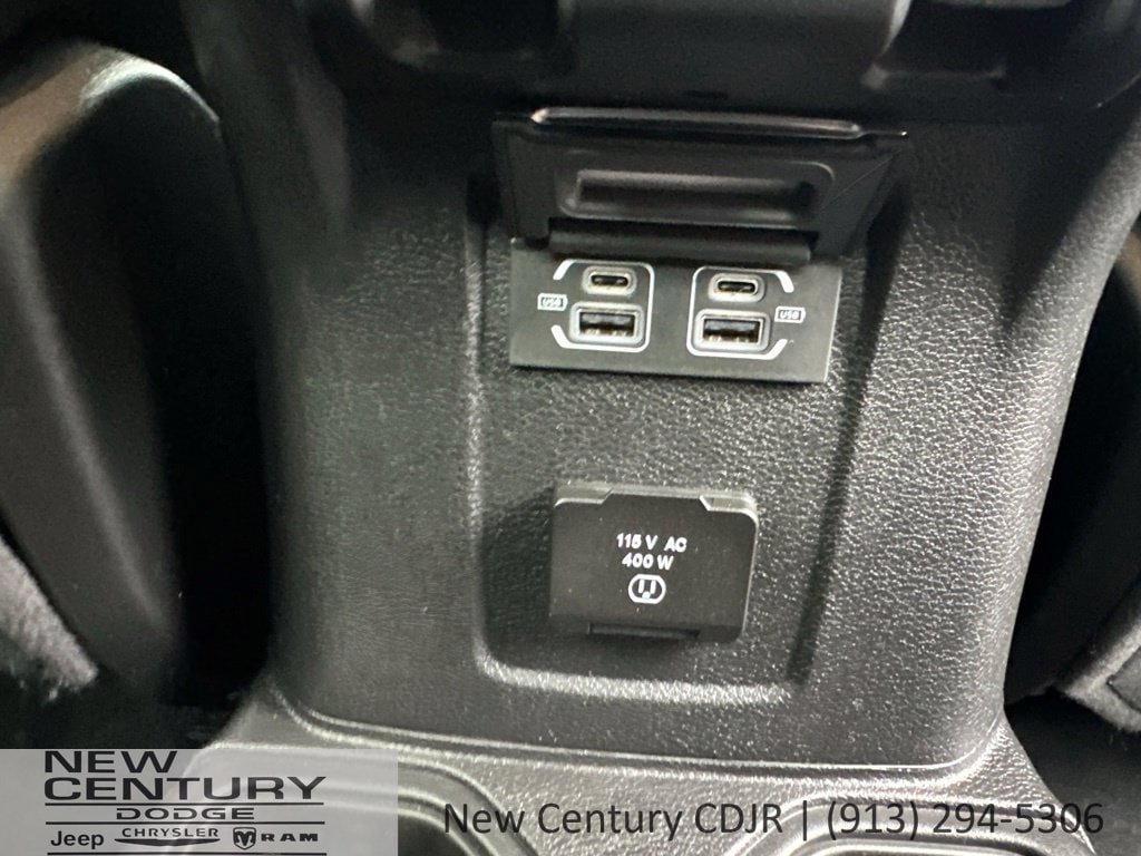 Used 2026 Jeep Gladiator Mojave AWD/4WD image 15